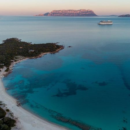 Spiaggia Bianca Pedra Rosa - Your House In Sardinia Golfo Aranci Luaran gambar